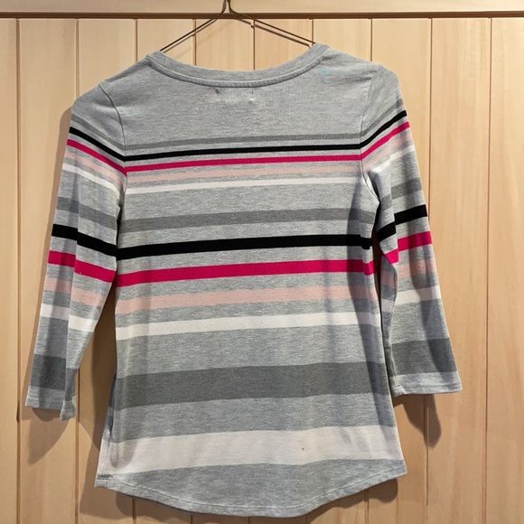 Liz Claiborne size small 3/4 sleeve shirt. - Picture 6 of 6